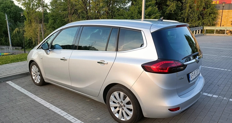 Opel Zafira cena 36000 przebieg: 253000, rok produkcji 2012 z Łasin małe 781